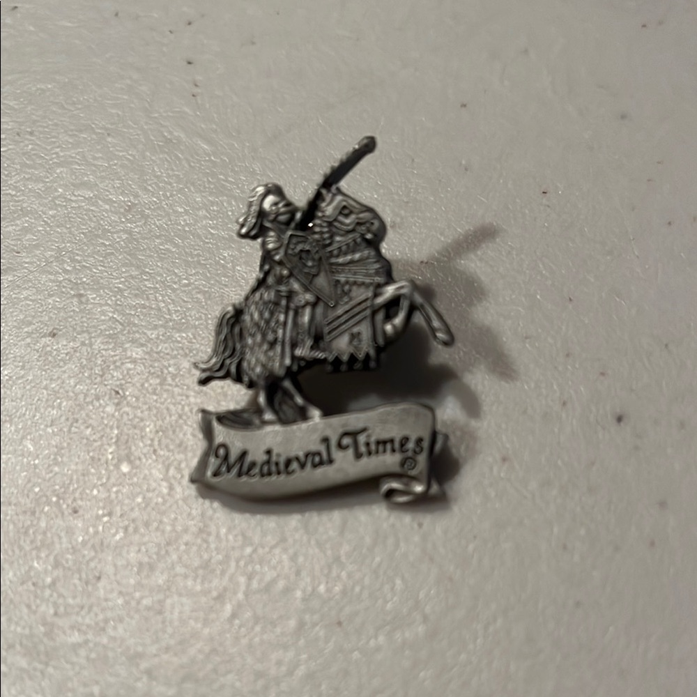 Medieval Times Silver Knight Pin